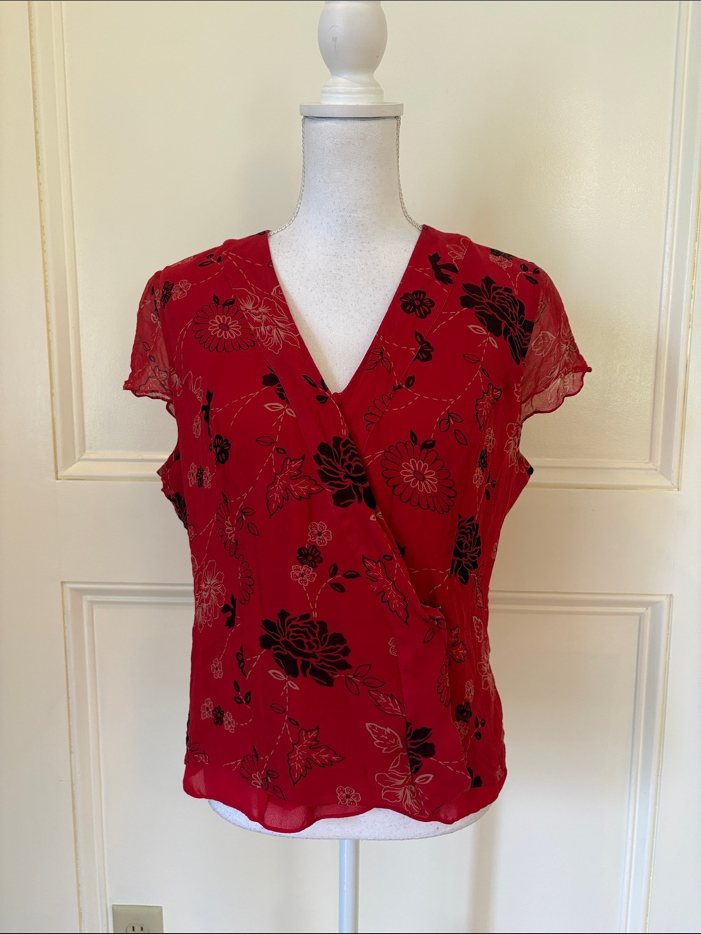 Spenser Jeremy Silk Red Floral Surplice Blouse